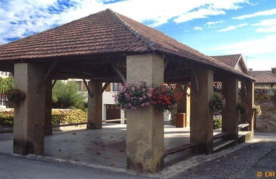 Gite, Jacuzzi & Vin Au Grenier De Madiran Bagian luar foto